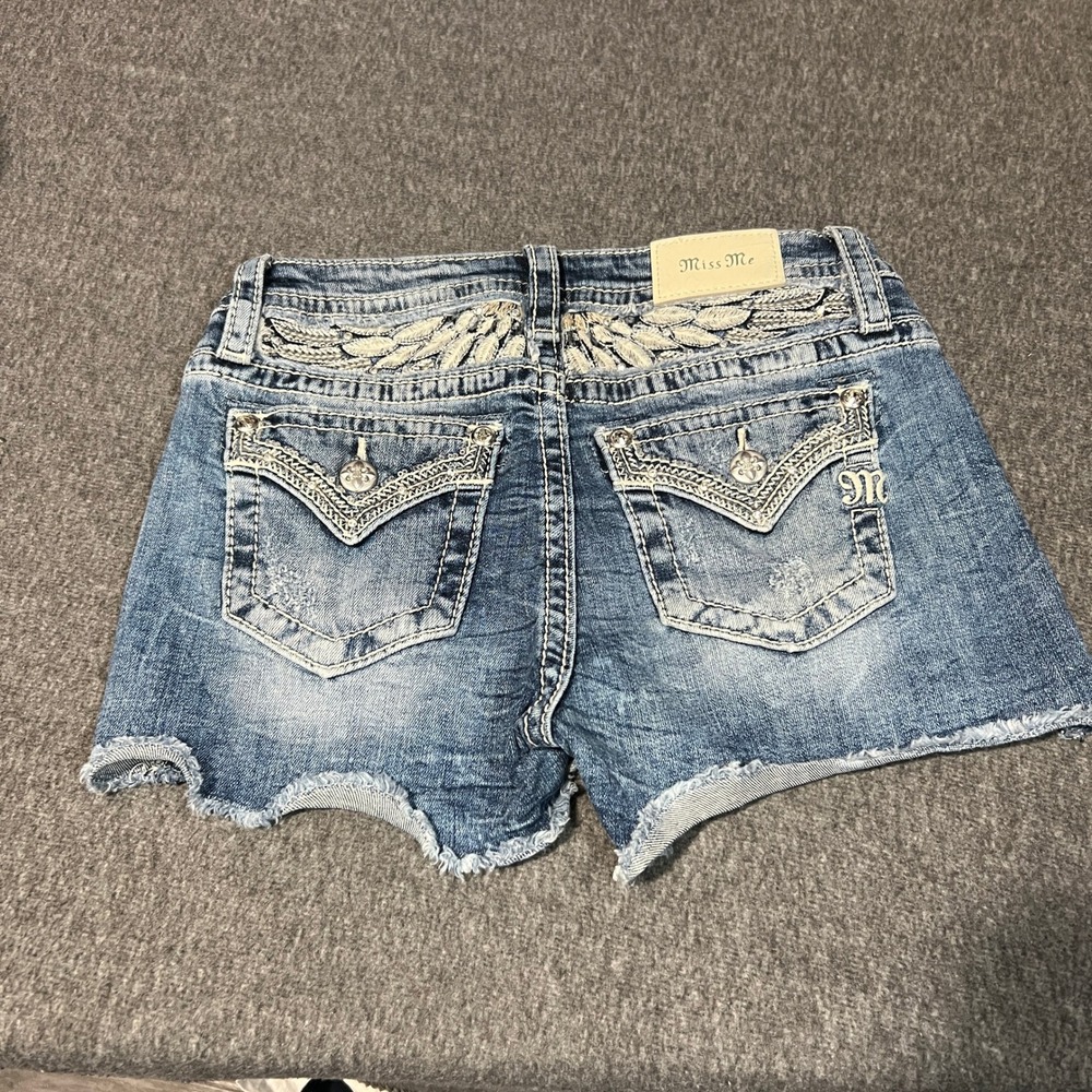Miss Me Wing Embellished Denim Shorts Medium Wash Crystal Pockets Size 27